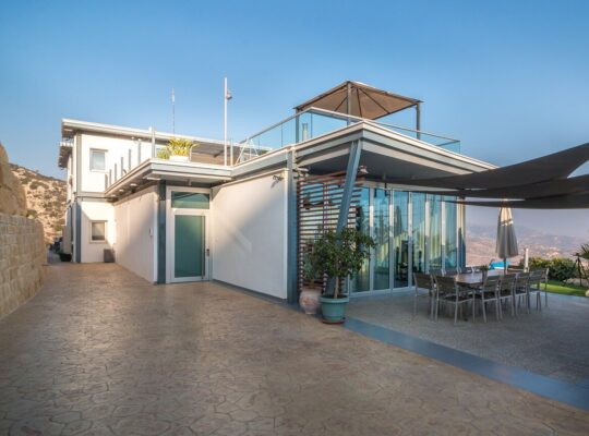 Spacious 4-Bedroom Detached Home with Modern Amenities